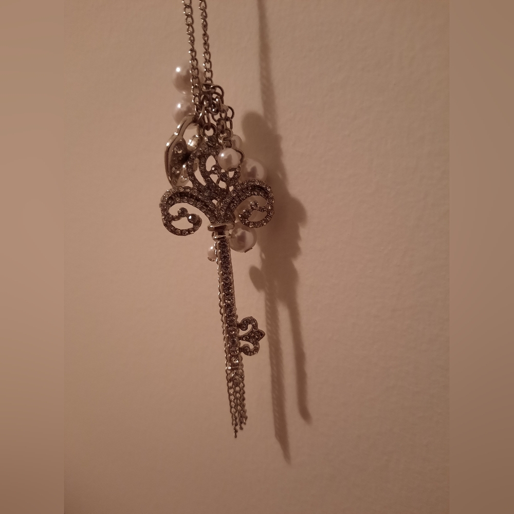 Rhinestone Key Pendant Necklace